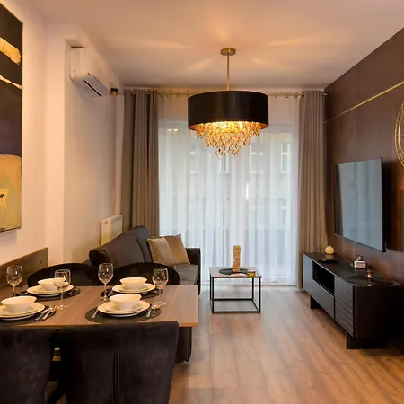 Urban Global Playroom No 3 19 - Air Condition - Balcony - Free Garage Apartment Kattowitz