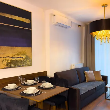 Urban Global Playroom No 3 19 - Air Condition - Balcony - Free Garage Apartment *