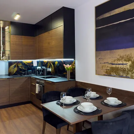 Urban Global Playroom No 3 19,free Garage, Self Check-in, No Deposit