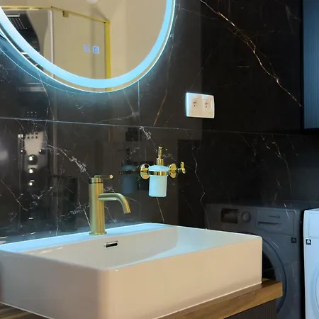 Urban Global Playroom No 3 19,free Garage, Self Check-in, No Deposit *