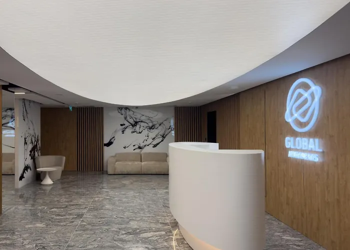 Urban Global Playroom No 3 19,free Garage, Self Check-in, No Deposit *